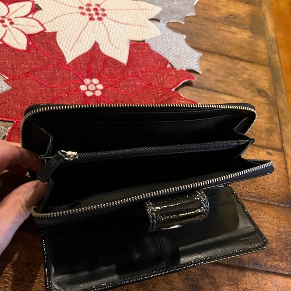 Black Patent Leather Coach Wallet - Picture 2 of 6